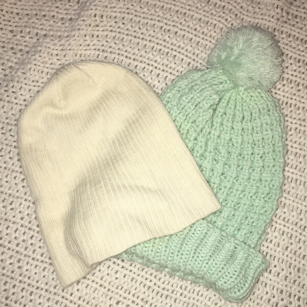 Bundle: 2 beanies